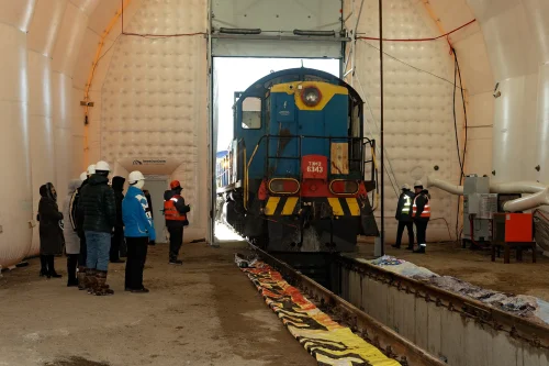 На разрезе «Ерковецкий» введён в эксплуатацию современный пневмокаркасный ангар для технического обслуживания тепловозов