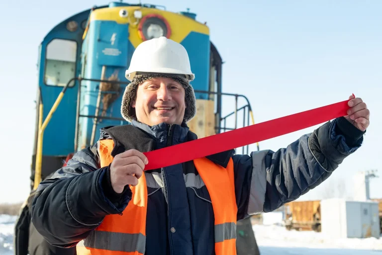 На разрезе «Ерковецкий» введён в эксплуатацию современный пневмокаркасный ангар для технического обслуживания тепловозов