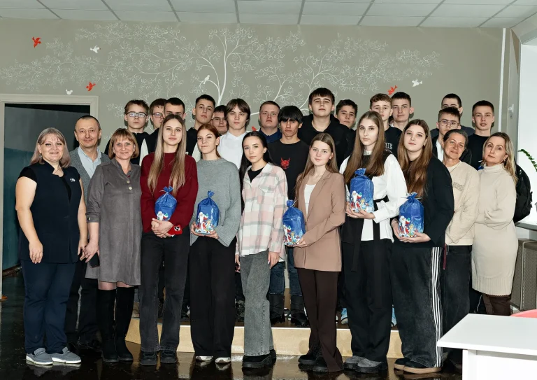 АО «Амурский уголь» развивает профильное образование: в Варваровской школе прошел круглый стол «горняцкого класса»