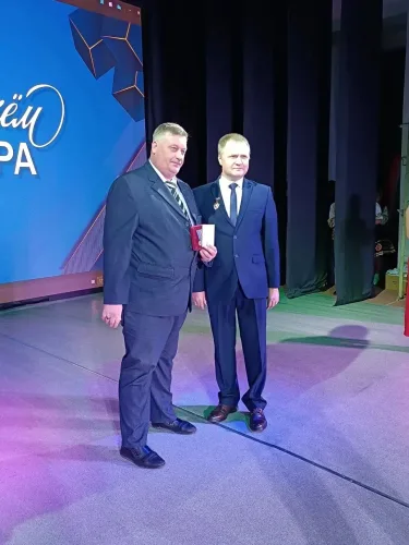 Торжественная эстафета чествования лучших работников переместилась в Райчихинск.