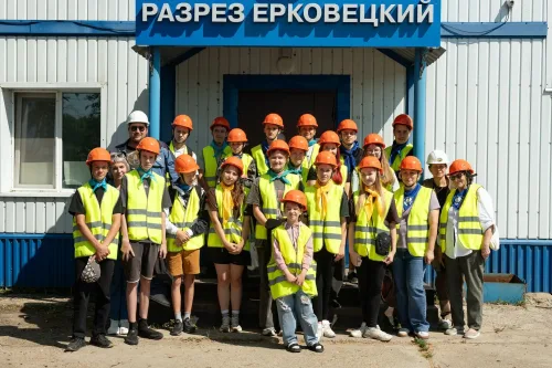 А что там, на работе у мамы и папы?